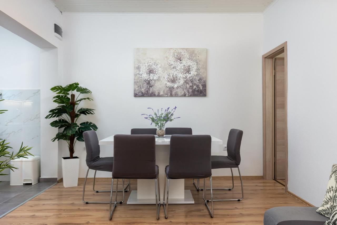 Apartments Elita 로비니 외부 사진