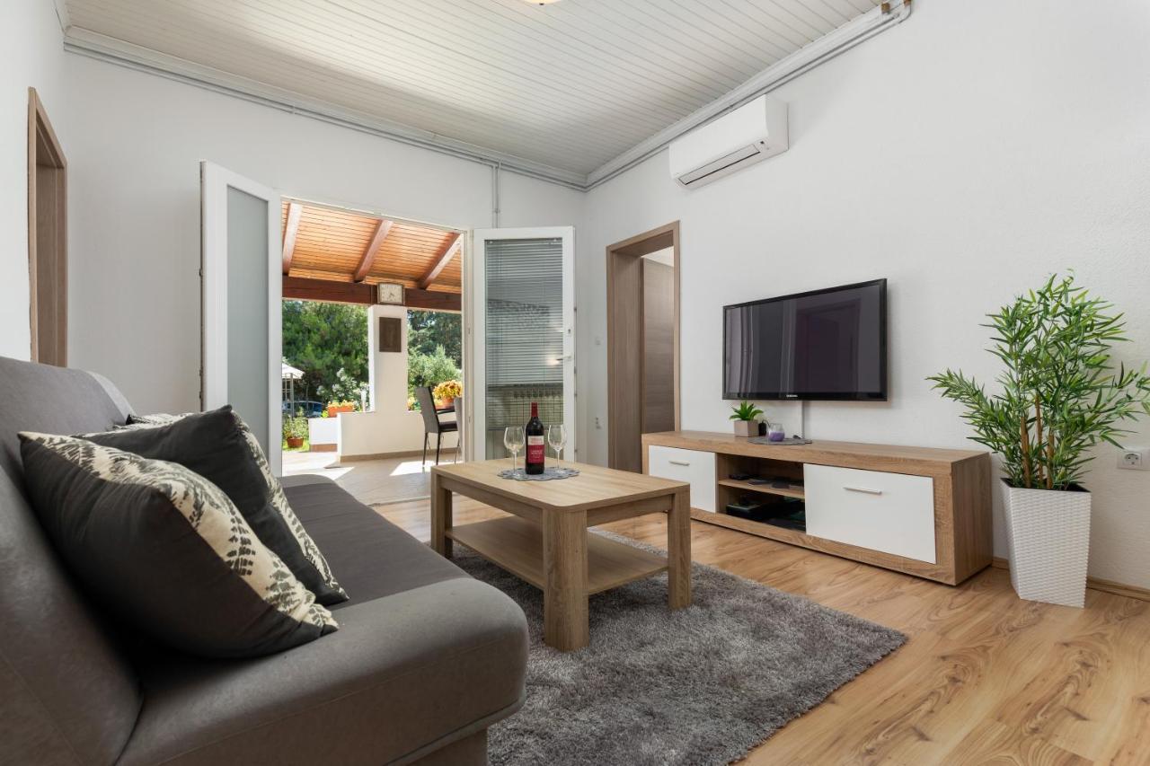 Apartments Elita 로비니 외부 사진