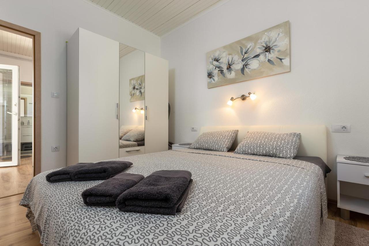 Apartments Elita 로비니 외부 사진