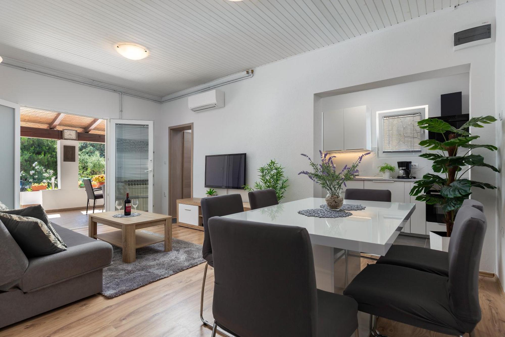 Apartments Elita 로비니 외부 사진