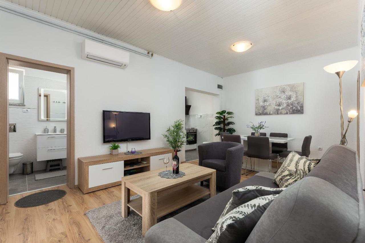 Apartments Elita 로비니 외부 사진